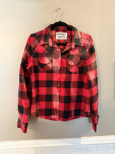 Load image into Gallery viewer, Looking Snappy -- Size XS
