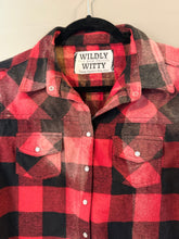 Load image into Gallery viewer, Looking Snappy -- Size XS

